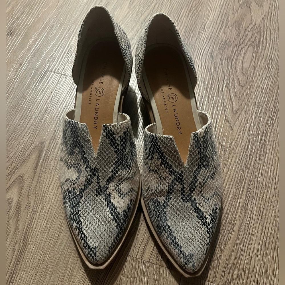 Chinese Laundry pointy toe cutout bootie